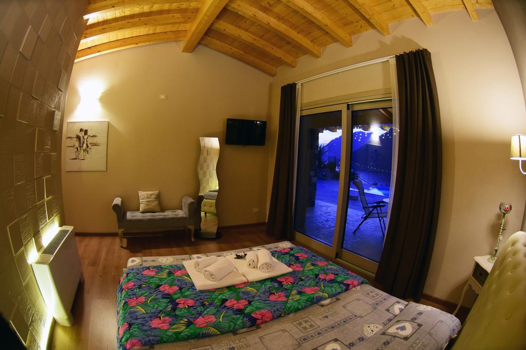 Agriturismo Le Fontane Sale Marasino Pokoj fotografie